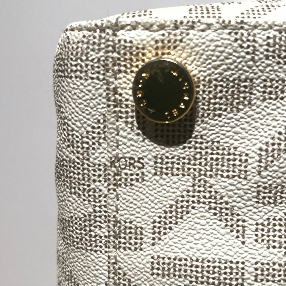 New, Light Brown, Purse By Michael Kors. FREE, Second, MK Gold Logo Ring. - Picture 8 of 13